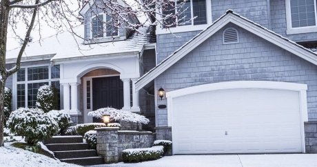 House hunting in January can save you up to $60,000 in Toronto, says real estate firm