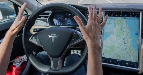 Fatal Tesla crash could delay self-driving approval