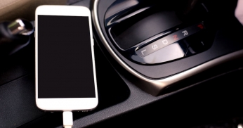 Vancouver woman fined for driving with phone in cup holder wins distracted driving case